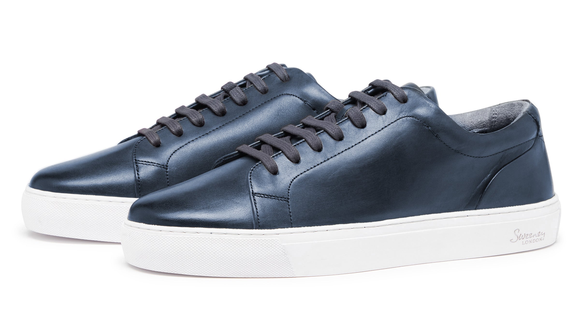 hayle-navy-2_2400x.progressive.jpg